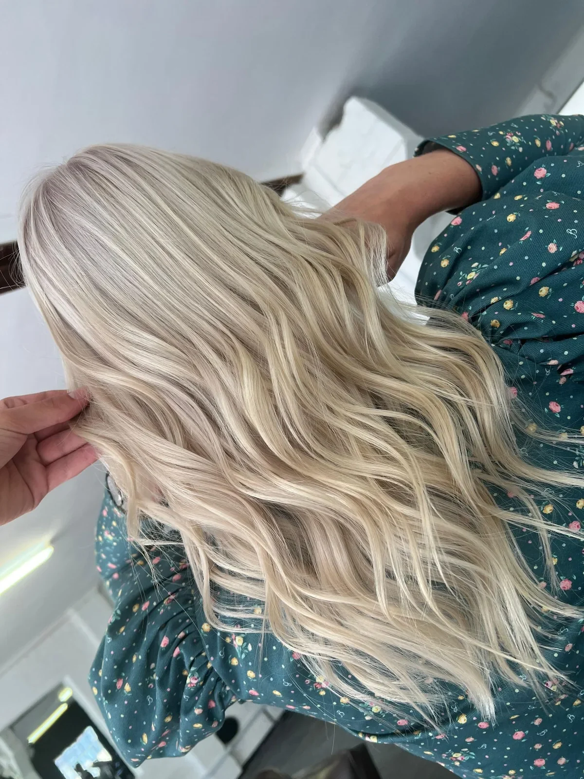 Dimensional blonde hair by Lourens